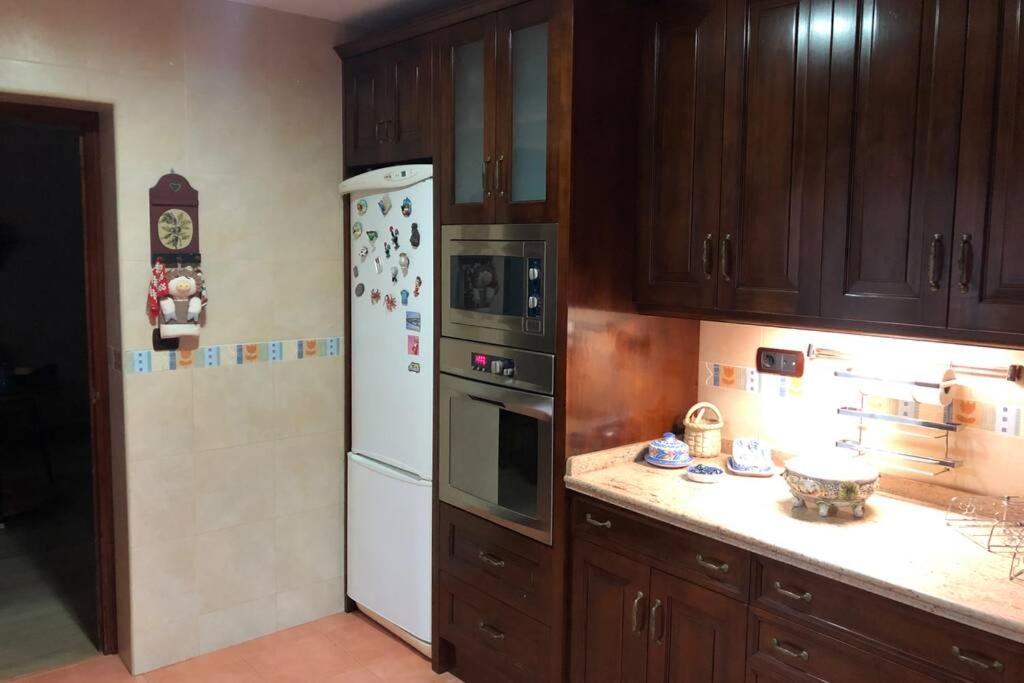 Casa En Granada Con Hermoso Jardin, Parking Calle Екстериор снимка